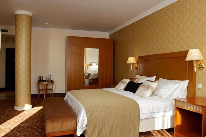 Room 14 of 44