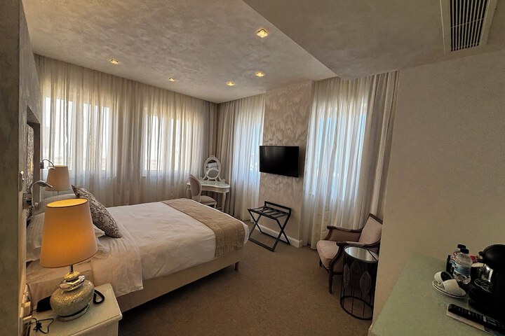 Room 78 of 155