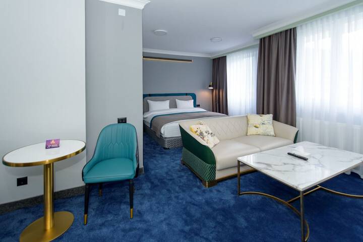 Room 15 of 32