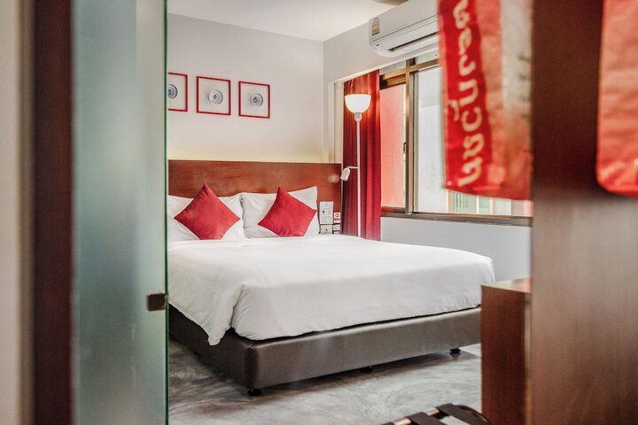 Room 3 of 51