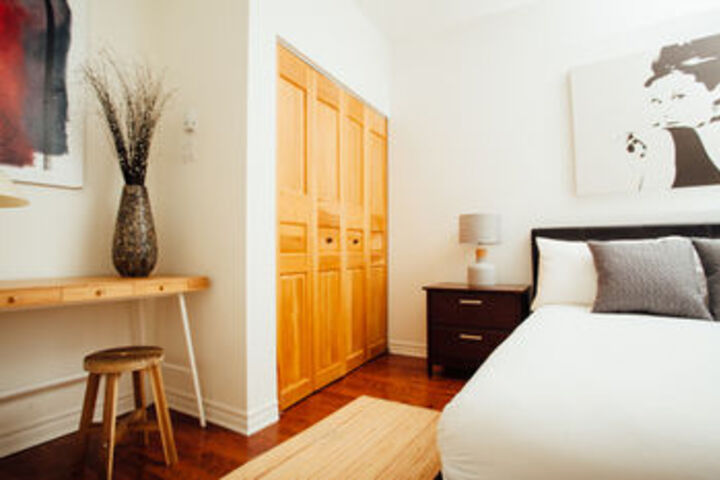 Room 6 of 19