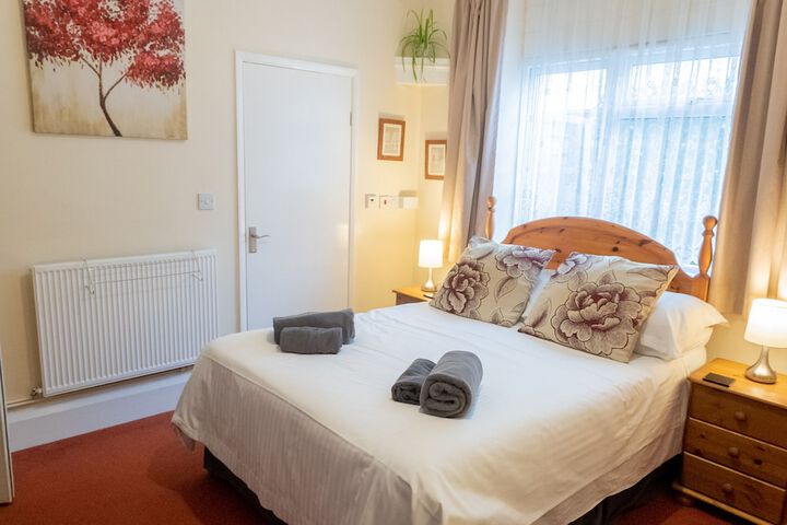 Room 6 of 27
