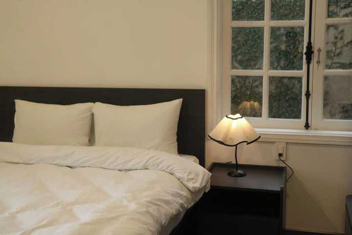 Room 2 of 43