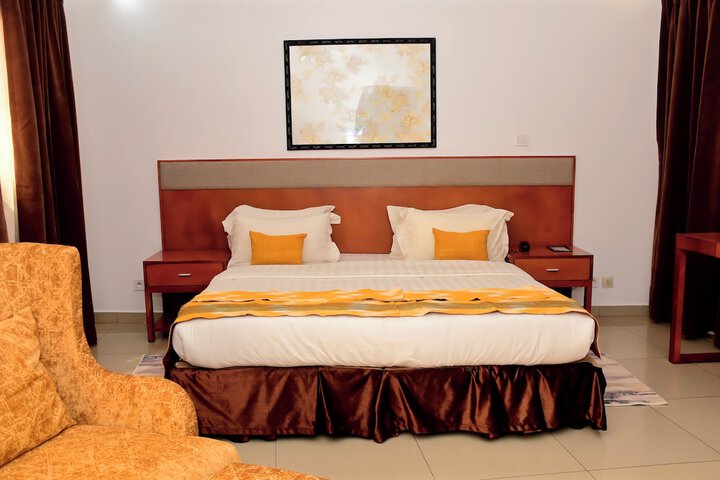 Room 42 of 74