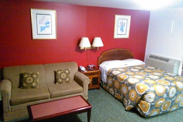 Room 11 of 35