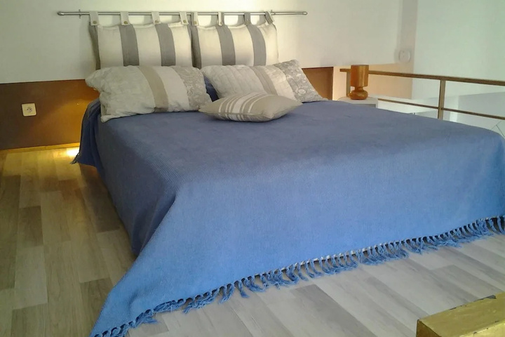 Room 2 of 14