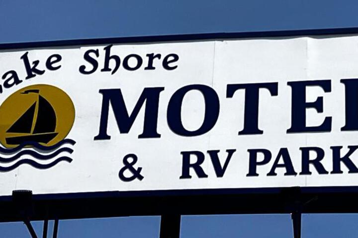 Lake Shore Motel