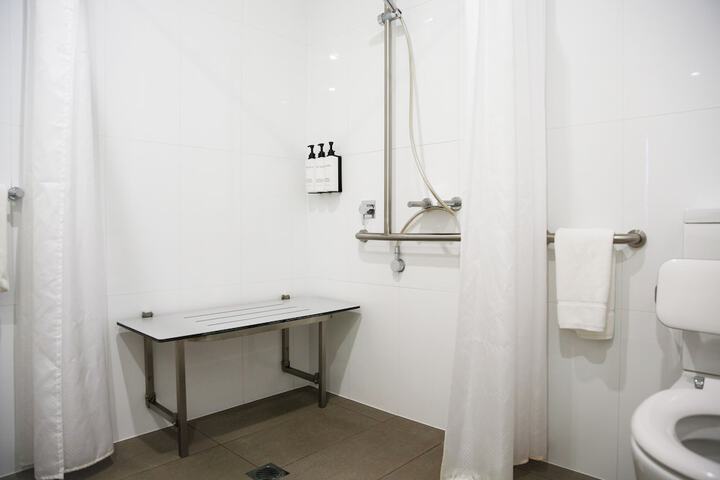 Room 5 of 40