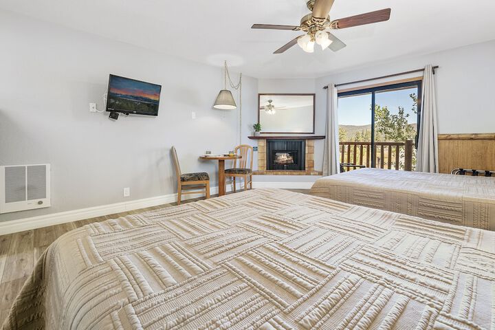 Standard 2 Queen Beds Garden View Balcony (2 of 86)