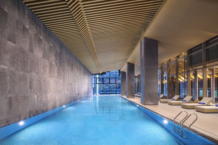 Pool 32 of 64