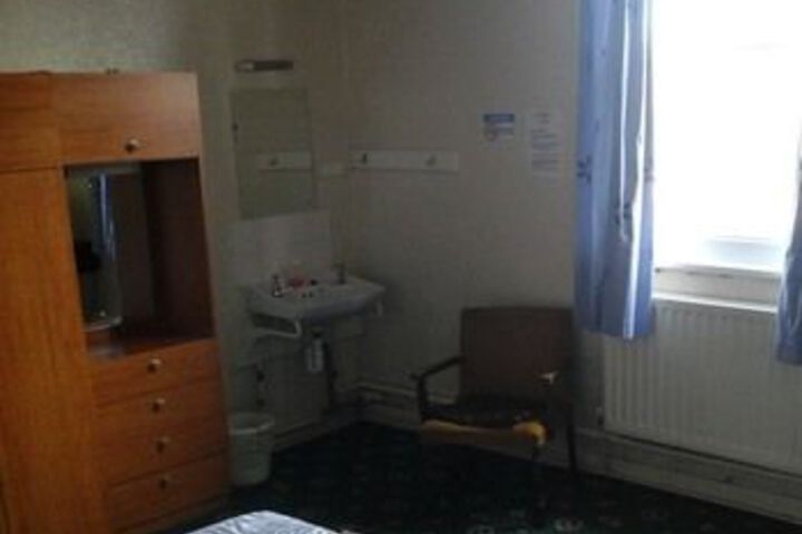 Room 27 of 29