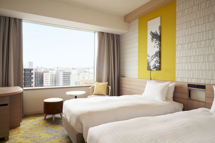 Room 4 of 184