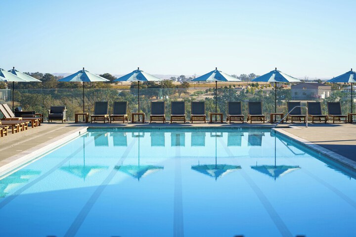 Pool 26 of 62