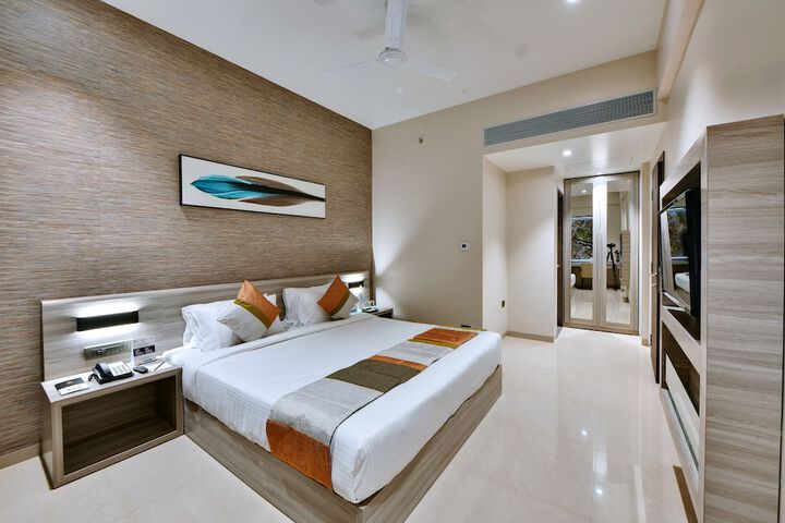 Room 4 of 19