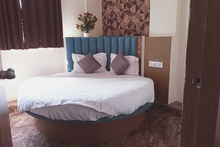 Room 15 of 24