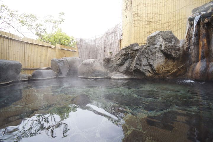 Hotel with Pool