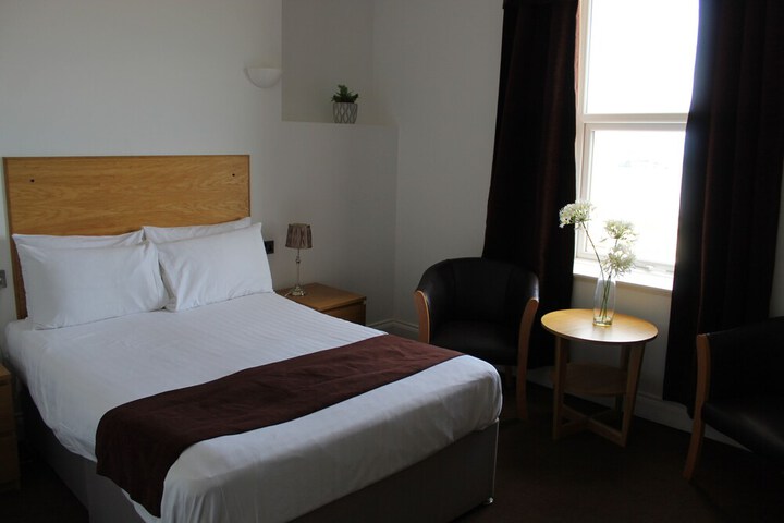 Room 10 of 49