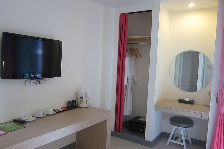 Room 19 of 42