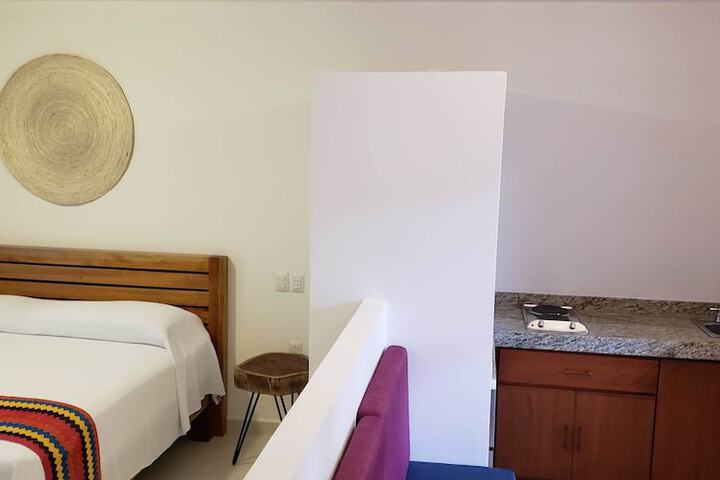 Room 12 of 76