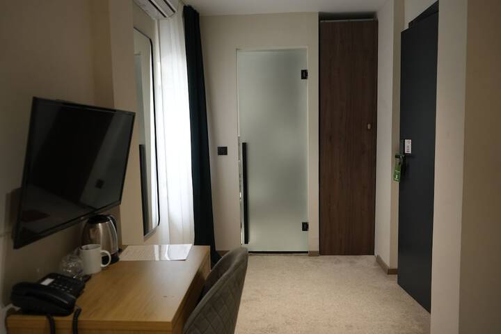 Room 36 of 110