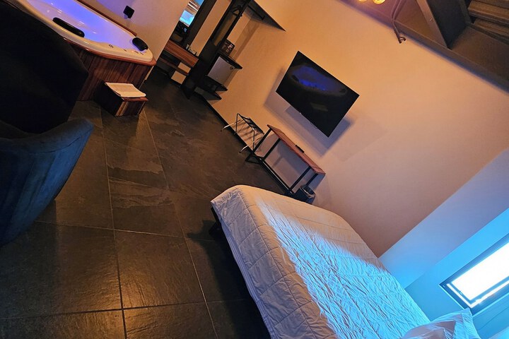 Room 25 of 45