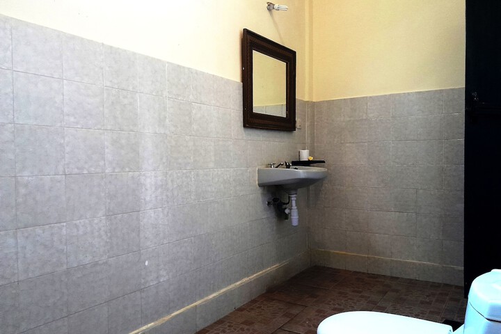 Room 12 of 26