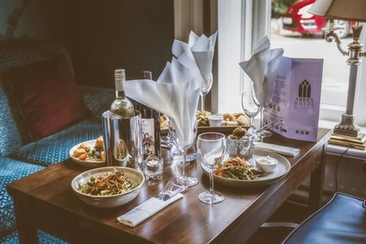 Dining Photos