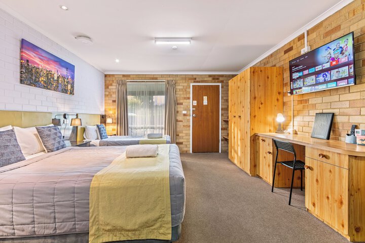 Room 11 of 21