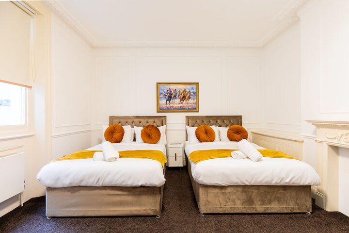 Room 6 of 60