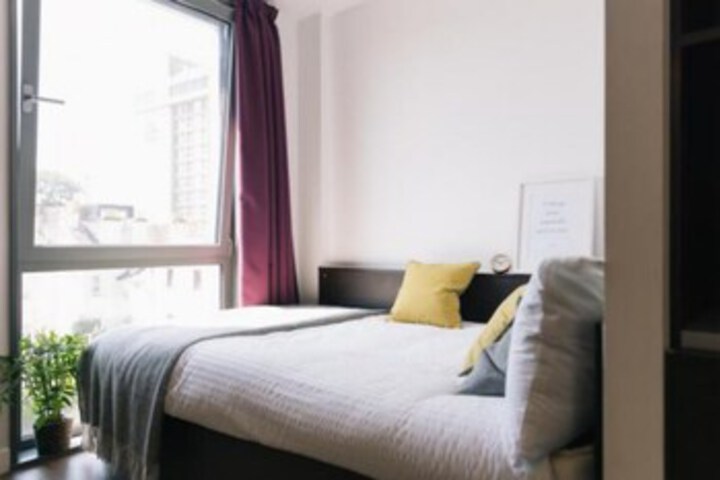 Room 25 of 93