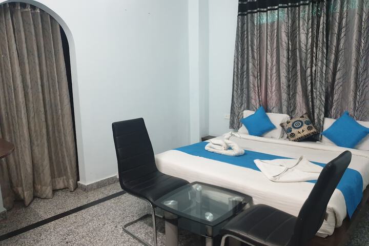 Room 7 of 25