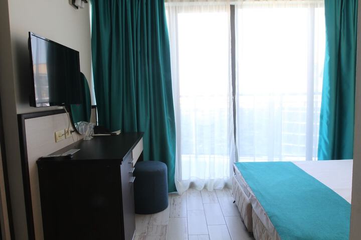 Room 8 of 38