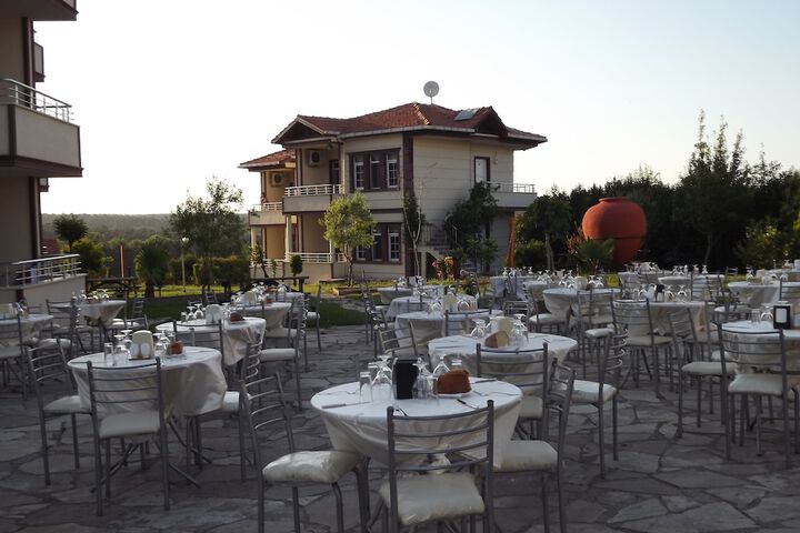 Dining 54 of 72
