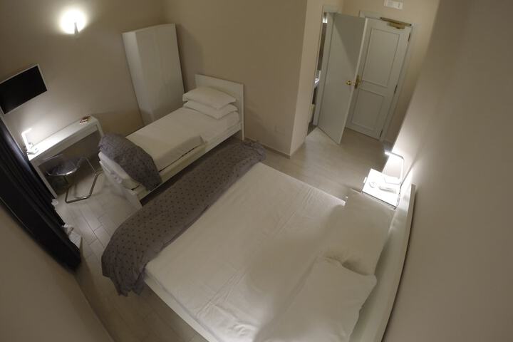 Room 8 of 96