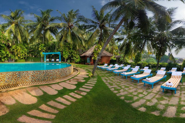 Hotel Pool