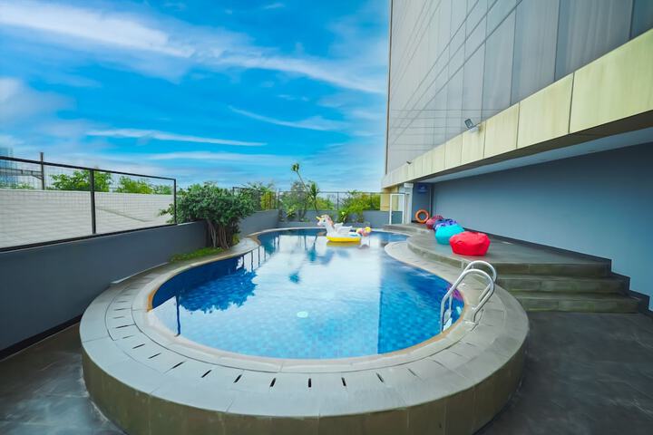 Pool Hotel