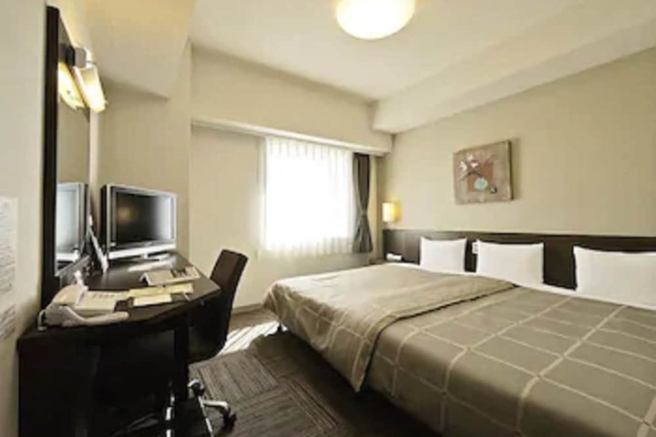 Room 4 of 27