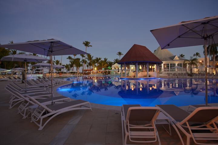 Pool 61 of 152