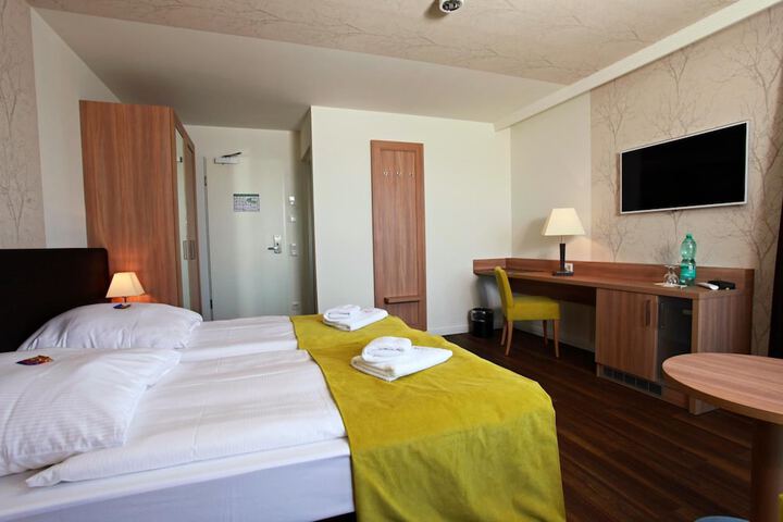 Room 10 of 63