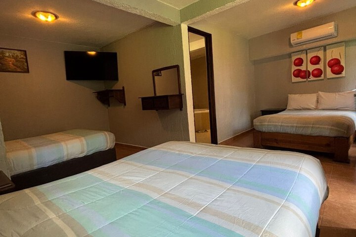 Room 4 of 44