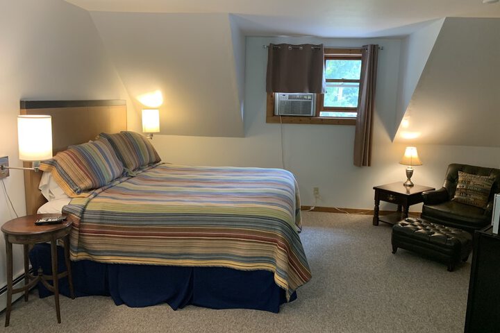 Room 3 of 27