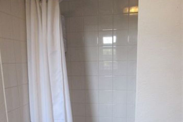 Room 2 of 10