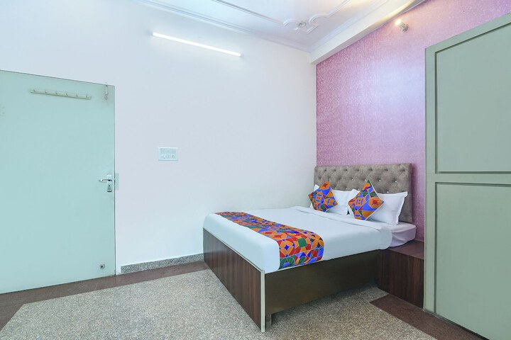 Room 22 of 32