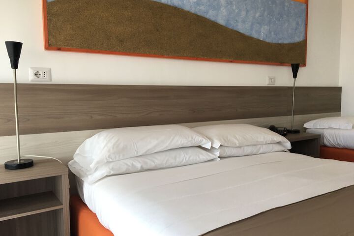 Room 8 of 73