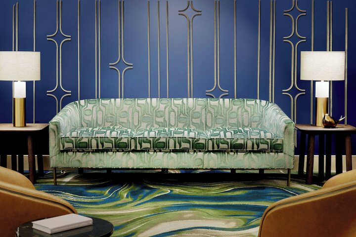 Lounge 51 of 77