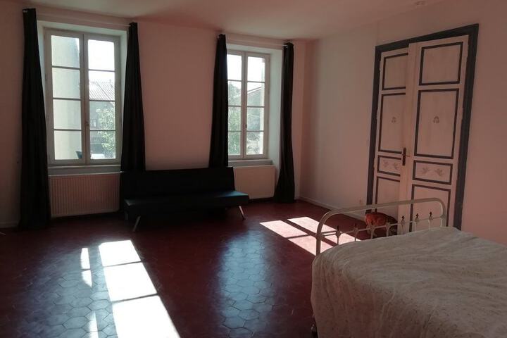 Room 15 of 33