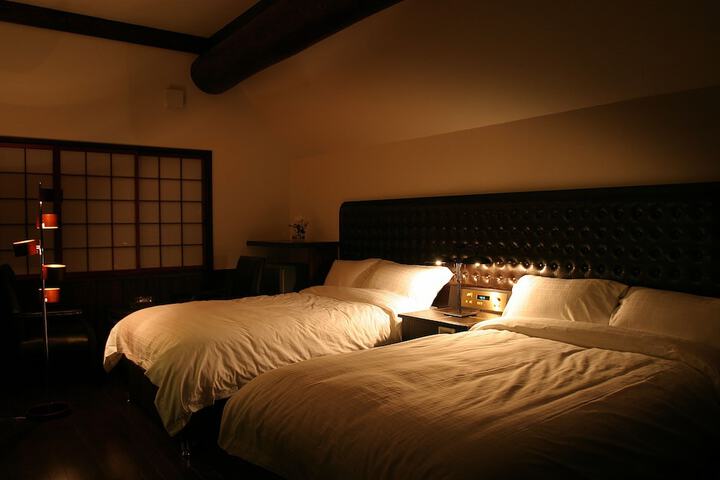 Room 2 of 24