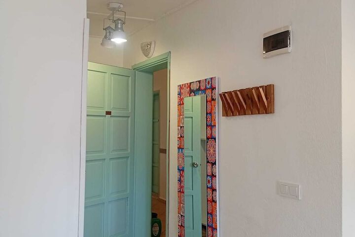 Room 7 of 27