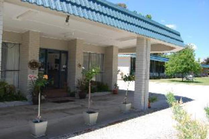 Holbrook Settlers Motel