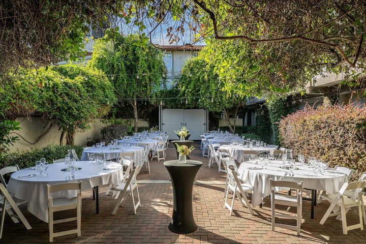 Hotel Exterior 98 of 100